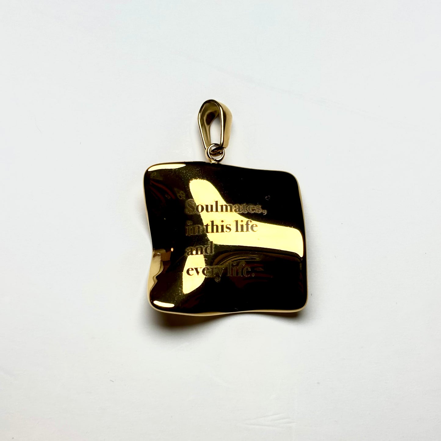 Square Flow Charm(スクエアフロウチャーム)