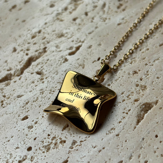 Square Flow Charm(スクエアフロウチャーム)
