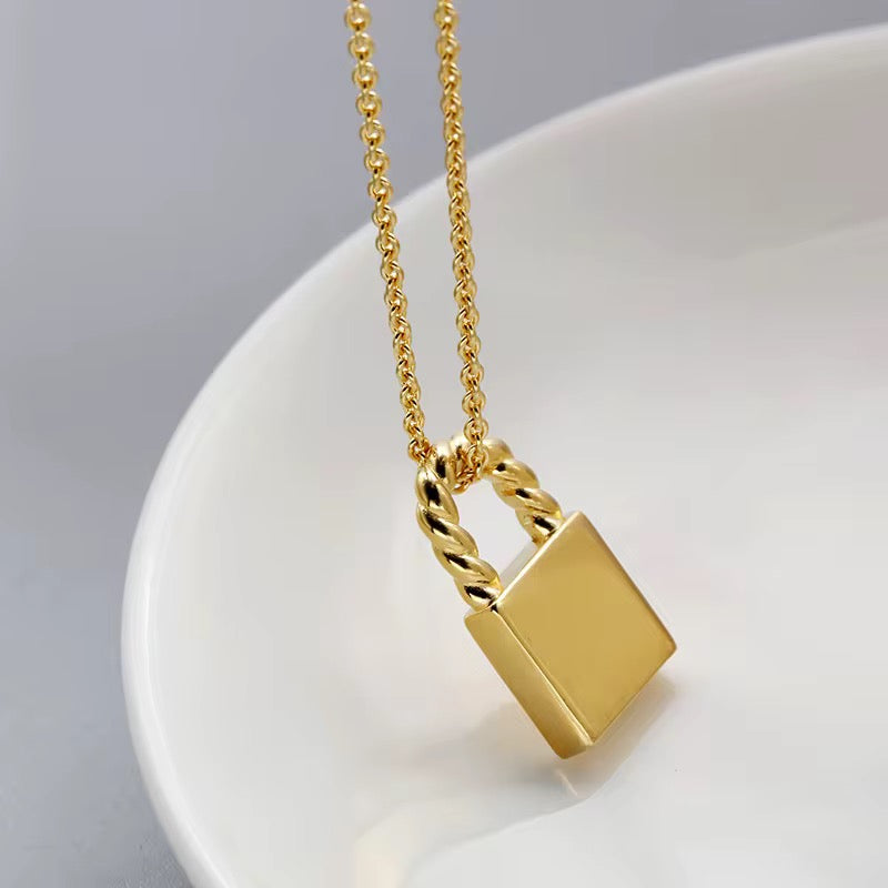 Lock Pendant (ロックペンダント)