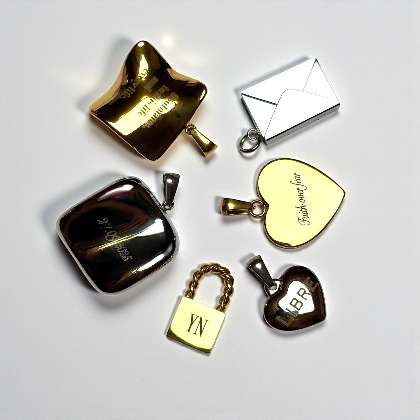 Lock Pendant (ロックペンダント)