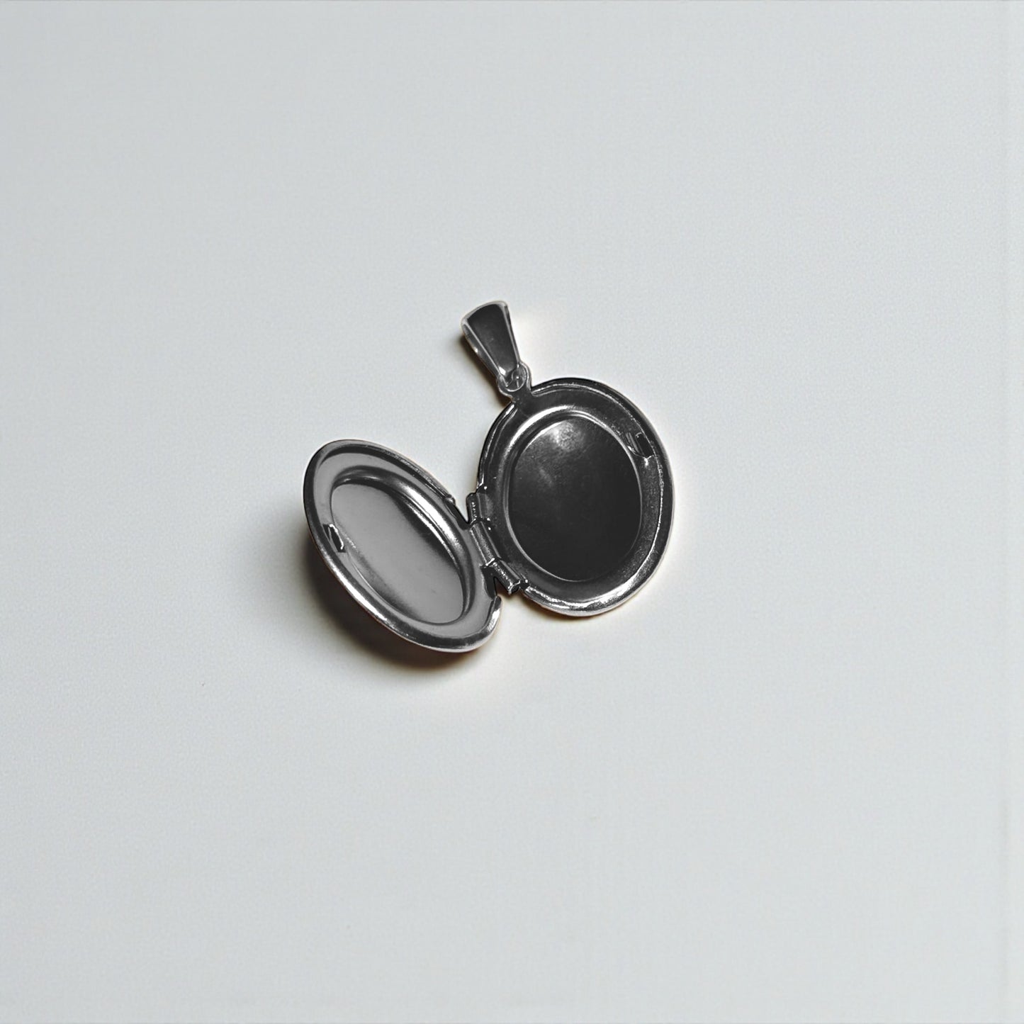 Timeless Locket Pendant（タイムレス・ロケット・ペンダント）